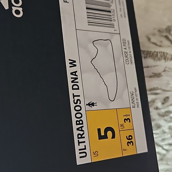 Adidas Ultraboost DNA Multicolor Running Shoe - Size 5 - Picture 8 of 11